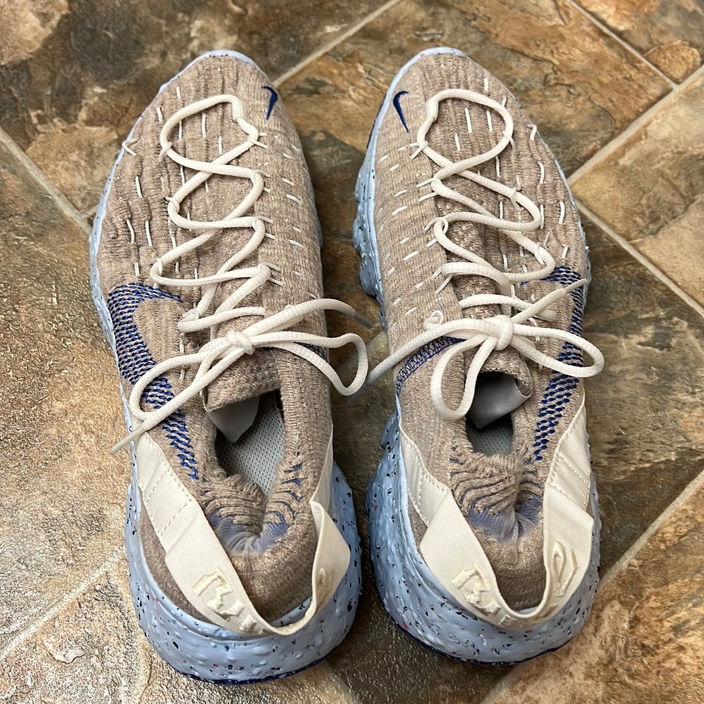 Nike Athletic Shoes in Beige and Blue
